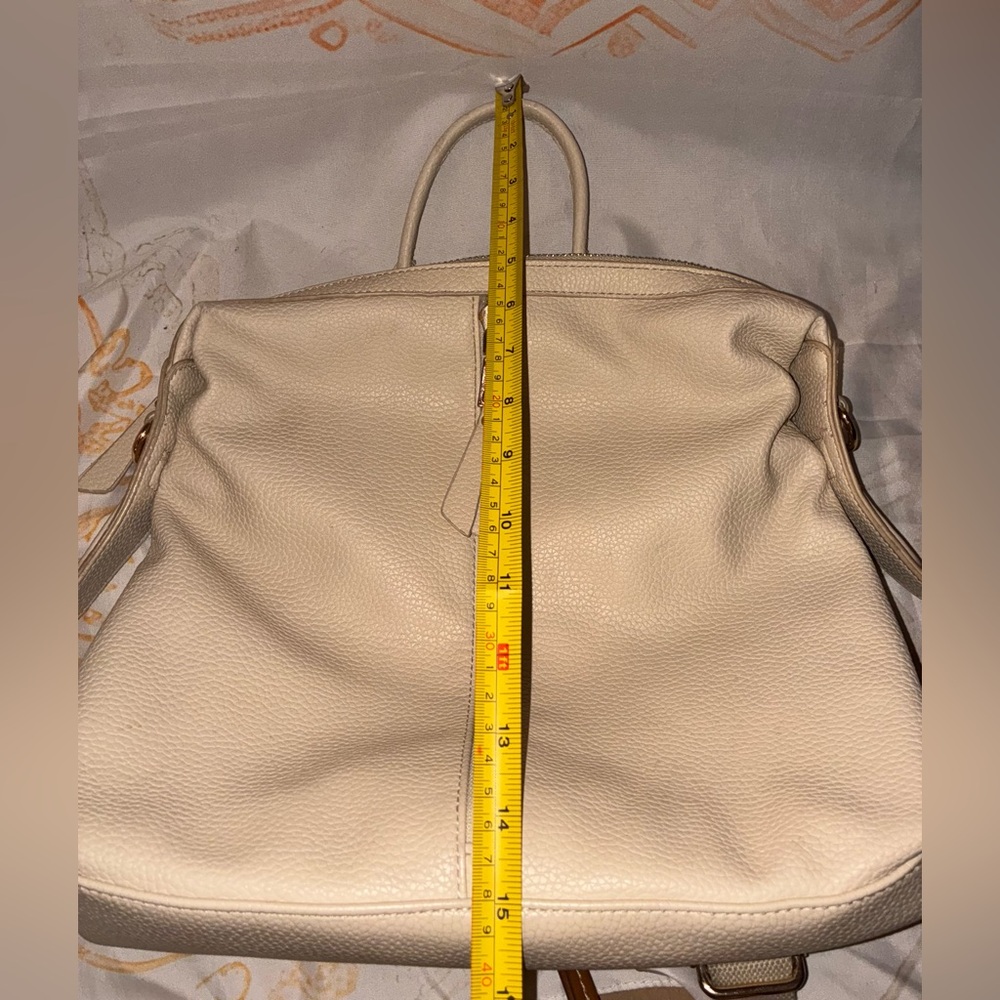 Sakroots Cream & Black Wallet Paired W/ a Cream Colored Backpack From Urban - Picture 6 of 12